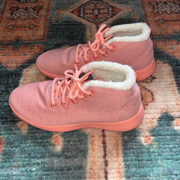AllBirds Men’s Pink Wool Runner Up Mizzle Fluffs - Picture 1 of 8